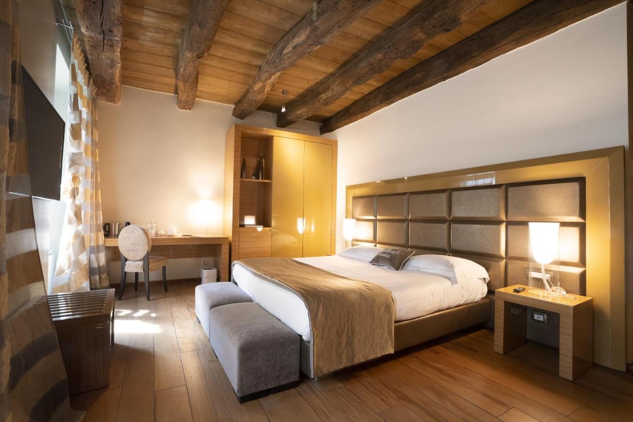 Il Borgo - 1711 Luxury Guest House Arlate المظهر الخارجي الصورة