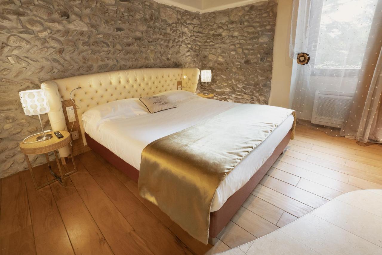 Il Borgo - 1711 Luxury Guest House Arlate المظهر الخارجي الصورة