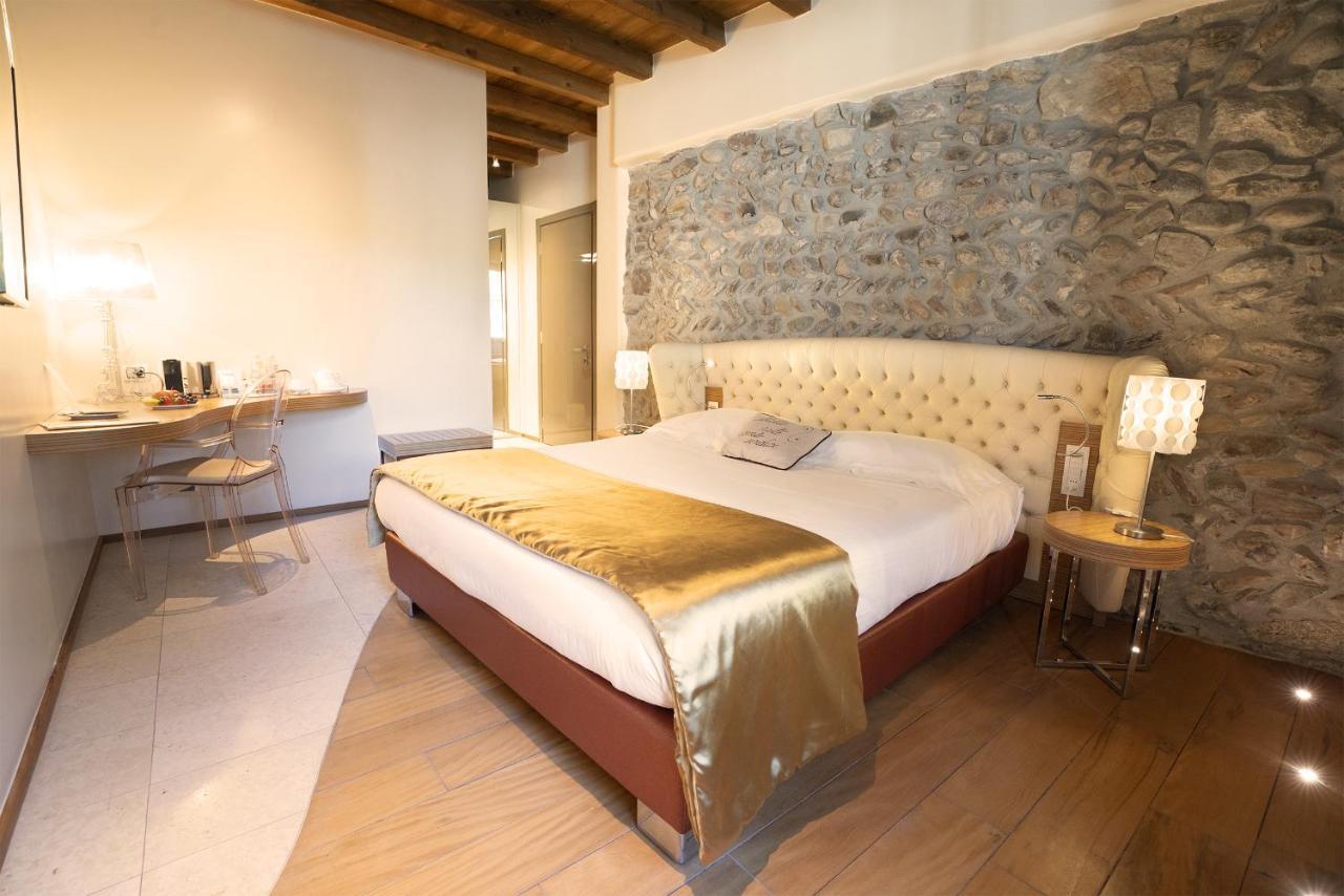 Il Borgo - 1711 Luxury Guest House Arlate المظهر الخارجي الصورة