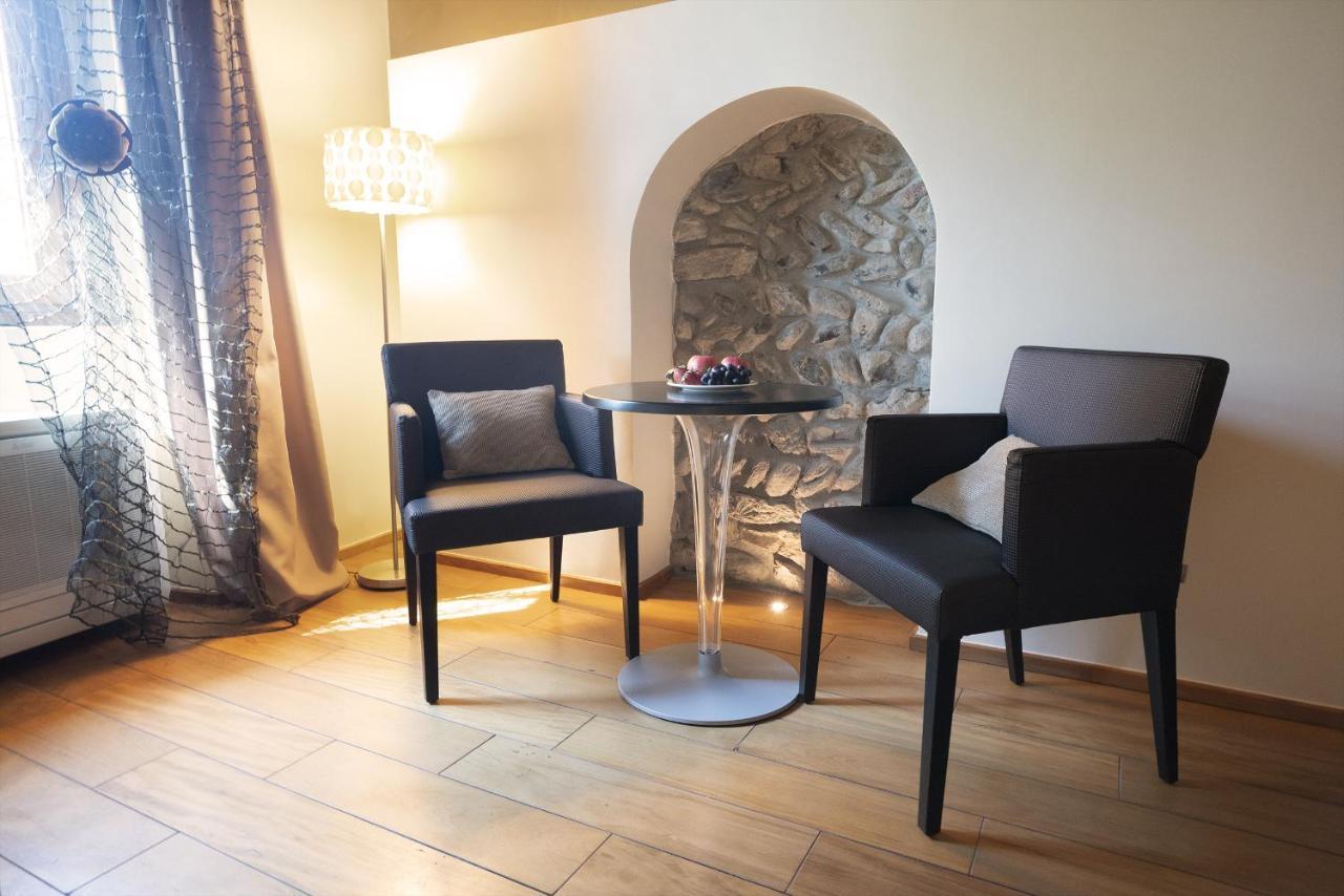 Il Borgo - 1711 Luxury Guest House Arlate المظهر الخارجي الصورة