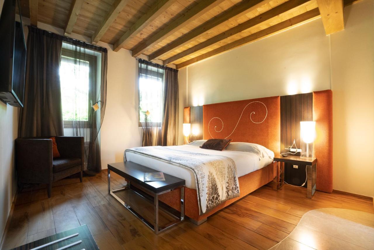 Il Borgo - 1711 Luxury Guest House Arlate المظهر الخارجي الصورة