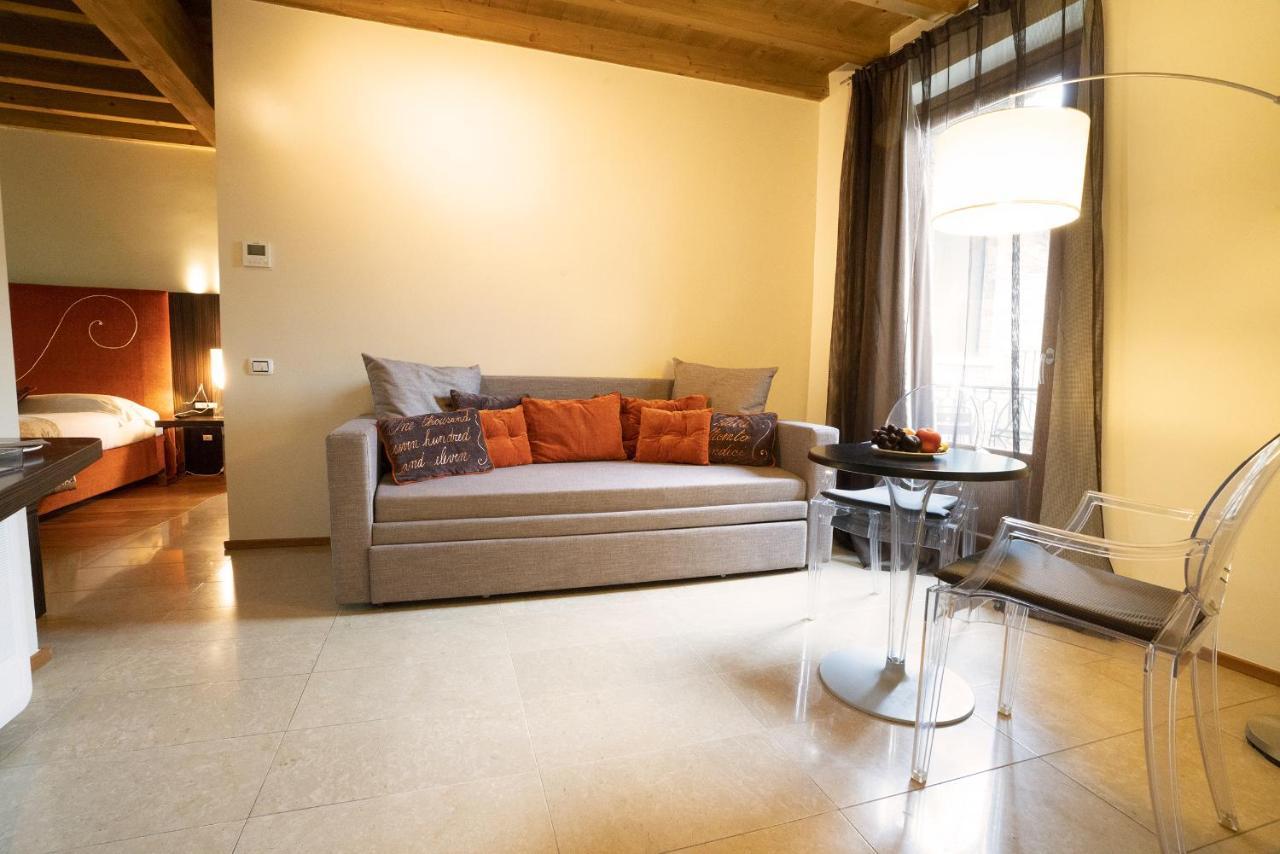 Il Borgo - 1711 Luxury Guest House Arlate المظهر الخارجي الصورة