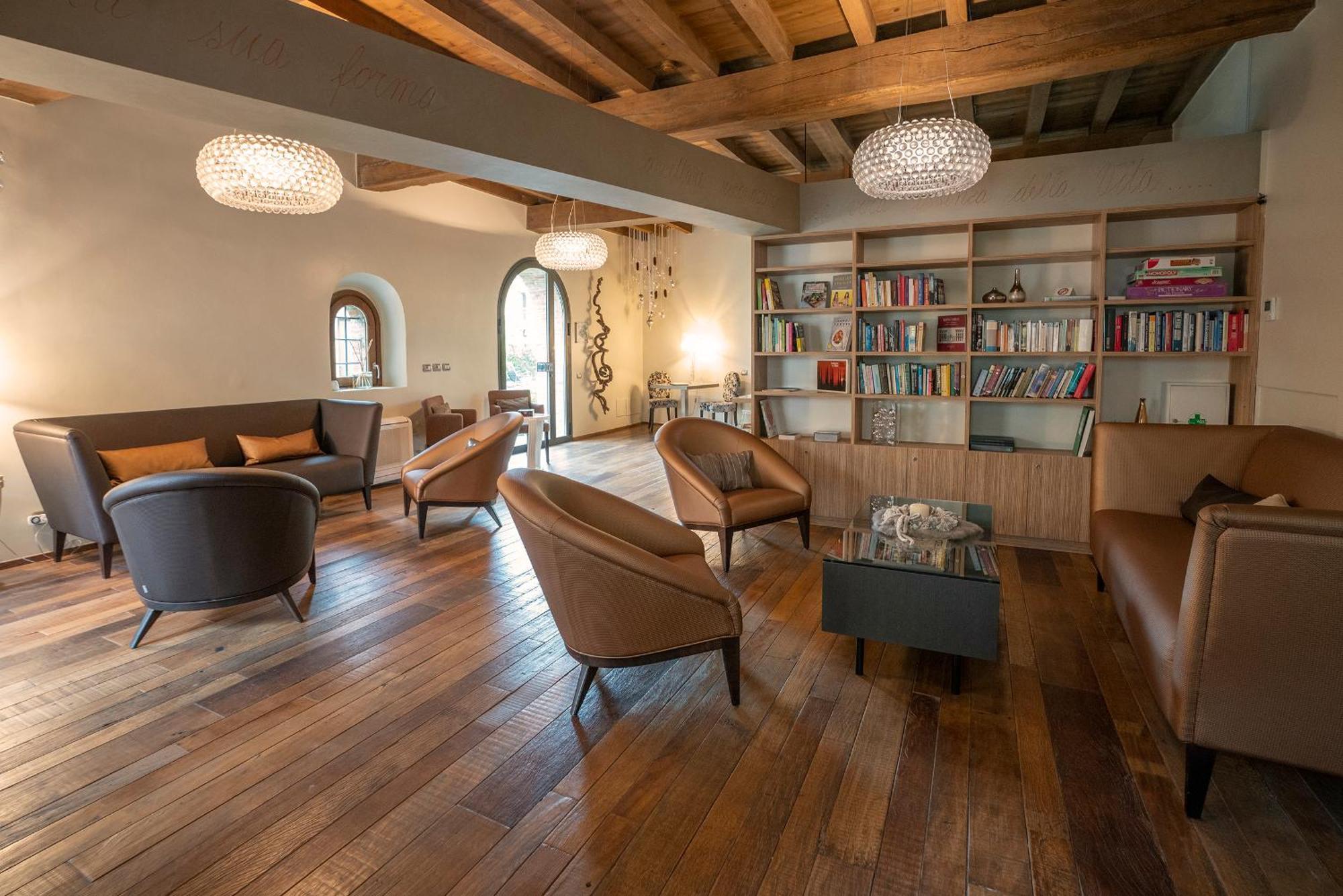 Il Borgo - 1711 Luxury Guest House Arlate المظهر الخارجي الصورة