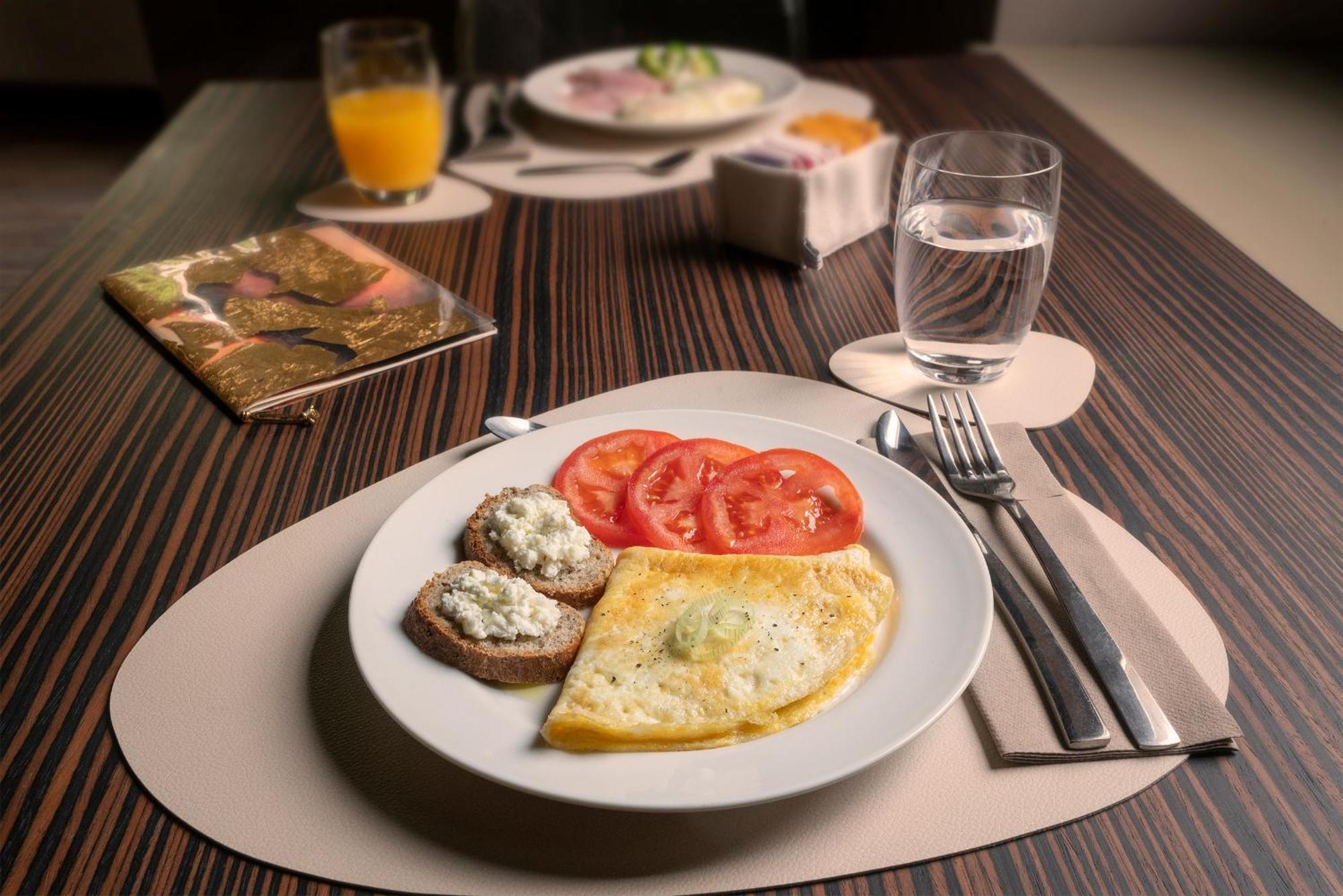 Il Borgo - 1711 Luxury Guest House Arlate المظهر الخارجي الصورة