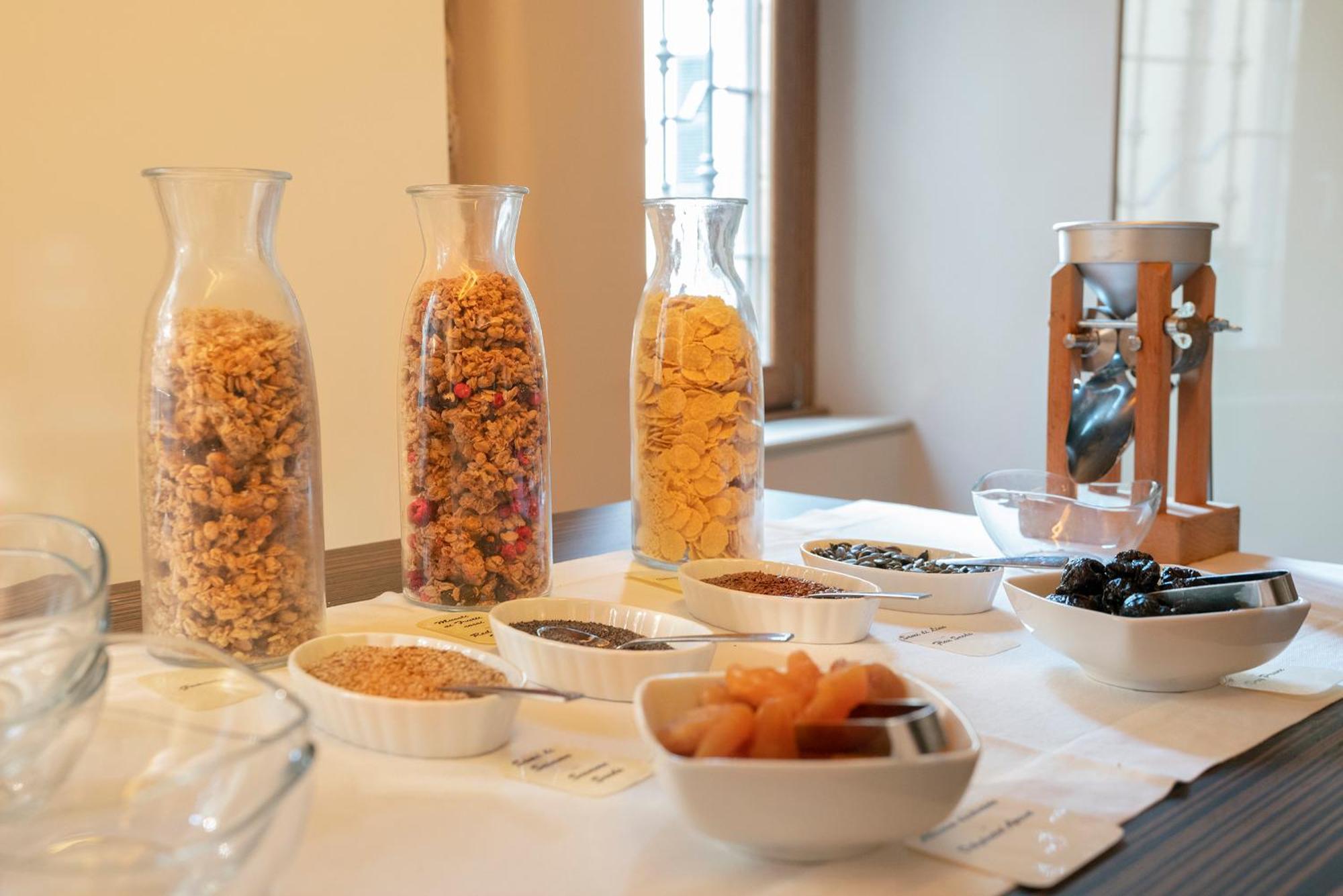 Il Borgo - 1711 Luxury Guest House Arlate المظهر الخارجي الصورة